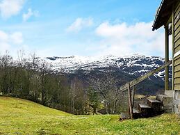 Secluded Mountain Retreat-by Traum