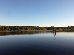 Tranquil Lakeside Retreat in Ry-by Traum