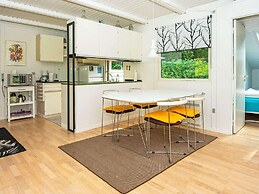 Tranquil Lakeside Retreat in Ry-by Traum