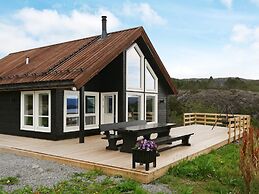 6 Person Holiday Home in Kalvag