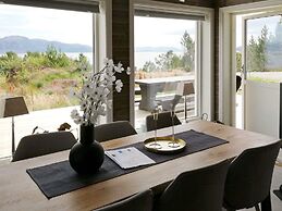 6 Person Holiday Home in Kalvag