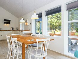 Tranquil Beach Retreat-by Traum