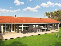 10 Person Holiday Home in Humble