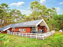 8 Person Holiday Home in Nexo-by Traum