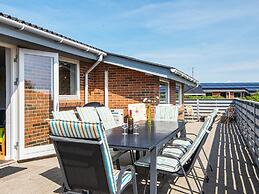 10 Person Holiday Home in Ringkobing