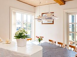 8 Person Holiday Home in Logstrup-by Traum