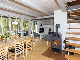 Swanky Seaside Holiday Home in Fur near Sea