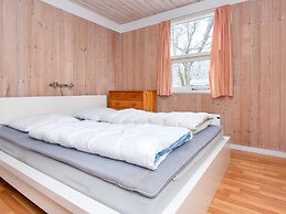 10 Person Holiday Home in Glesborg-by Traum