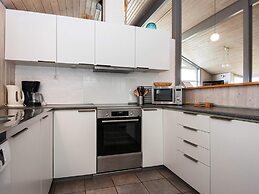 10 Person Holiday Home in Henne