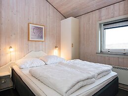 10 Person Holiday Home in Henne