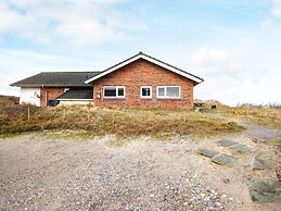 10 Person Holiday Home in Henne