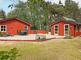 10 Person Holiday Home in Albaek