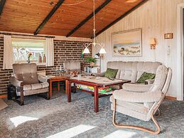 Superb Holiday Home in Hemmet near Sea