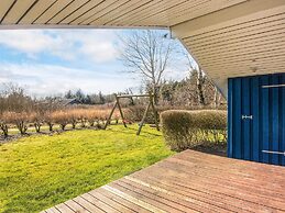 Superb Holiday Home in Hemmet near Sea