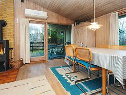 6 Person Holiday Home in Glesborg