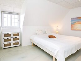 Spacious Summer House With Sauna