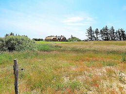 Spacious Summer House With Sauna
