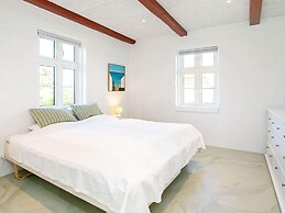 Spacious Summer House With Sauna