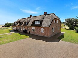 Spacious Summer House With Sauna