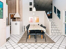 10 Person Holiday Home in Glesborg-by Traum