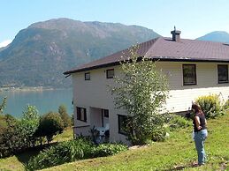 4 Person Holiday Home in Høyheimsvik