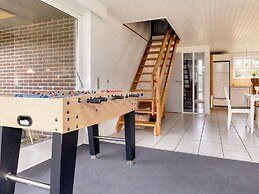 8 Person Holiday Home in Blavand