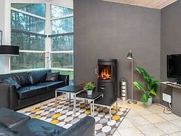 8 Person Holiday Home in Ebeltoft-by Traum