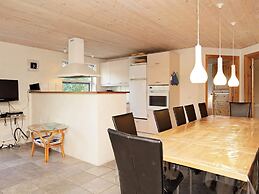 12 Person Holiday Home in Hojslev-by Traum