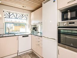 12 Person Holiday Home in Hojslev-by Traum