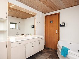 12 Person Holiday Home in Hojslev-by Traum