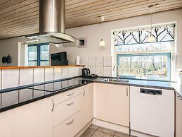 12 Person Holiday Home in Hojslev-by Traum