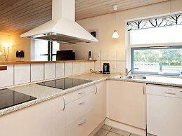 12 Person Holiday Home in Hojslev-by Traum