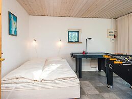 12 Person Holiday Home in Hojslev-by Traum