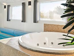 Luxury Pool Retreat by Sea - By Traum Ferienwohnungen