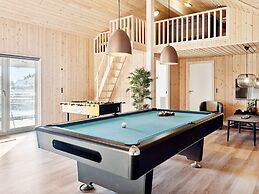 Luxury Pool Retreat by Sea - By Traum Ferienwohnungen