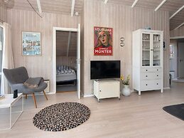 6 Person Holiday Home in Sjolund-by Traum