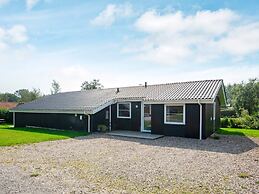 10 Person Holiday Home in Juelsminde-by Traum