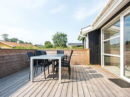 10 Person Holiday Home in Juelsminde-by Traum