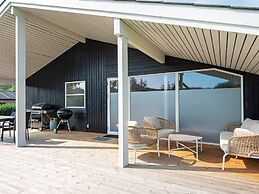 10 Person Holiday Home in Juelsminde-by Traum