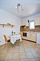 Apartments Nina Hvar town