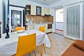 Apartments Nina Hvar town