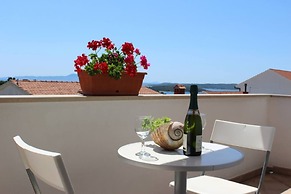 Apartments Nina Hvar town