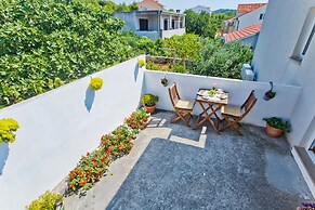 Apartments Nina Hvar town