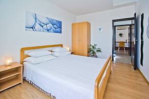 Apartments Nina Hvar town