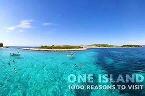 Apartments Nina Hvar town