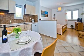 Apartments Nina Hvar town