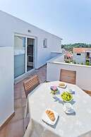 Apartments Nina Hvar town