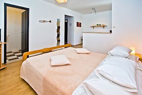 Apartments Nina Hvar town