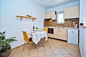 Apartments Nina Hvar town