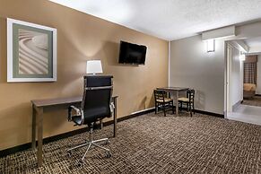 Quality Inn & Suites Spring Lake - Fayetteville near Fort Bragg